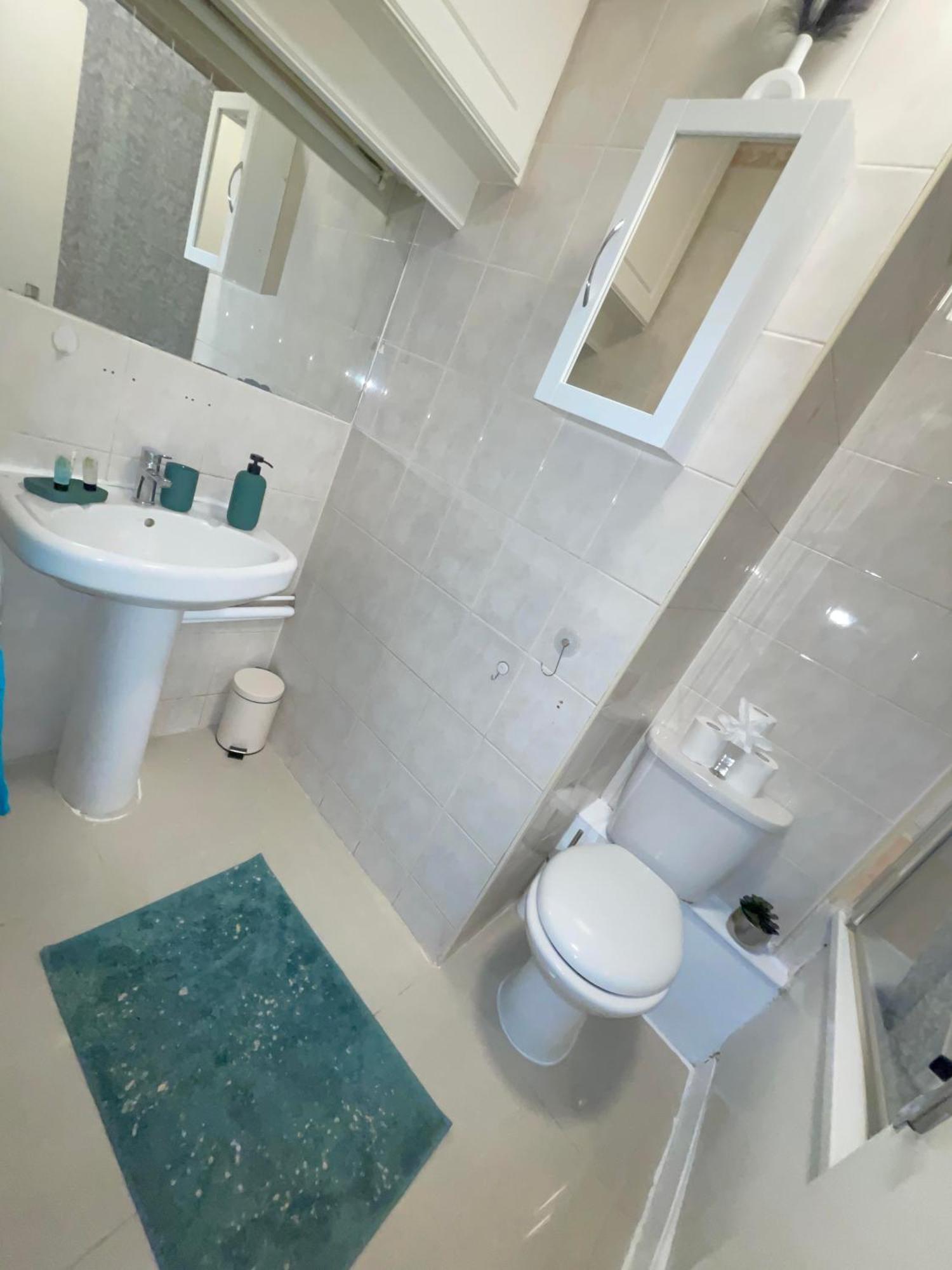 Cosy Private Two Bedroom Apartament In Kensinghton Can Fit Up To 8 Guests Londra Esterno foto