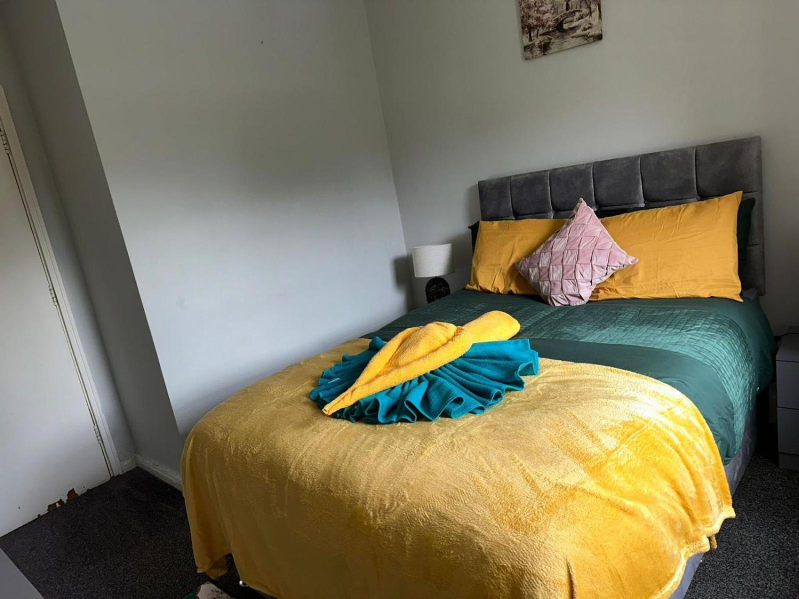 Cosy Private Two Bedroom Apartament In Kensinghton Can Fit Up To 8 Guests Londra Esterno foto